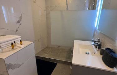 Newly renovated spacious apartment in Montorgeuil area - Photo 4