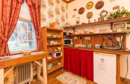 The Victorian Cottage at Creekside Camp & Cabins - Foto 9