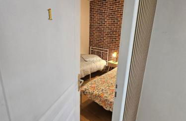 T3 entier confortable Centre historique de Montluçon Gare à 10 min à pied 6 personnes - Foto 3