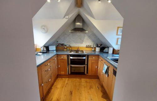 1 Bed Lodge - Sleeps 2 - Parking - Wifi - Photo 5