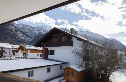 Holiday rental I Eschenlohe, Modern Bright Apartment with Mountain View - Foto 11