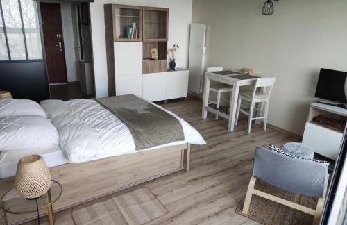 Studio au-dessus des nuages - Parking privé - Foto 3