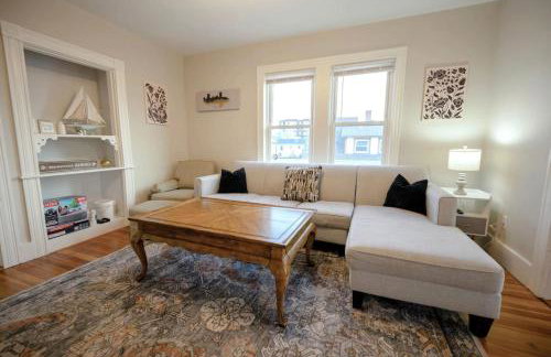 Central Beverly 5 min to Salem - Photo 1