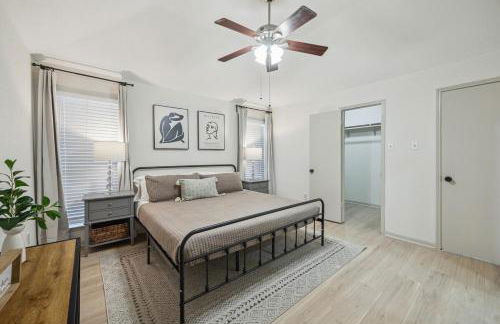 Sunny Door Escape - Entire House in Richmond TX with Cowboy Pool - Foto 14