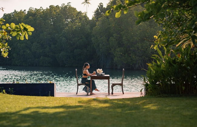 Lovely Lakeside Villa With Large Pool Poolside Dining - Foto 18