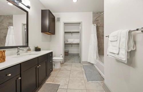 BrightHaven Frisco - 1BR EV Parking near The Star - Foto 19