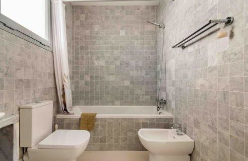 Big Villa Tauro with Private Heated Saltwater Pool & Jacuzzi & BBQ & Game Room & Arcade Games - Foto 60