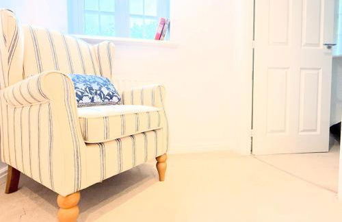 Silverstone Paddock Retreat - Photo 21