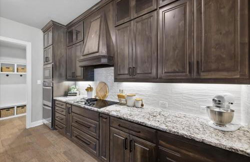 Midlothian Masterpiece with 5 Bedrooms - Foto 16