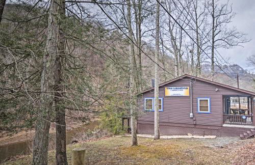 Riverfront Elkins Home with Fireplace and Deck! - Foto 25