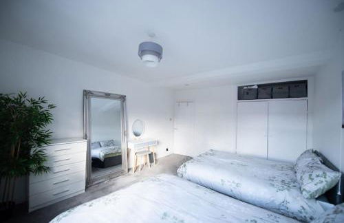 2 Bed Retreat with Roof Terrace - Photo 15