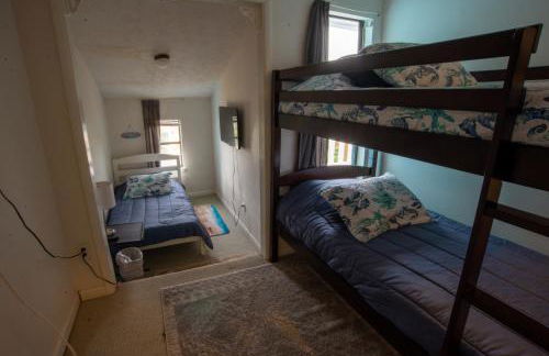 OceanView Oasis - Relax with Hot Tub, Breakfast, Fire Pit & Putting Green! - Foto 20