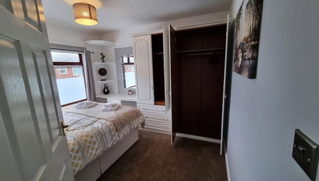 3 Bed Spacious House With Parking - Foto 2, Habitación