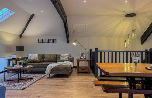 Converted Welsh Sunday School with Sea View & Garden on Anglesey - Dog Friendly - Photo 17