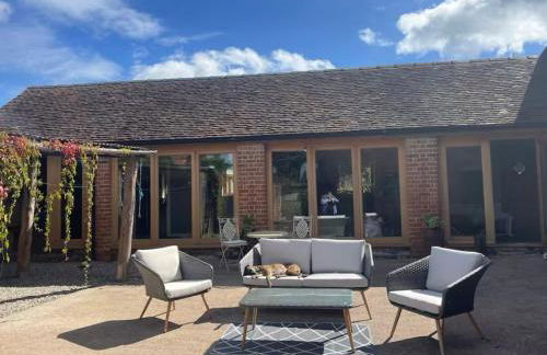 Stunning rural Barn Conversion - Photo 2