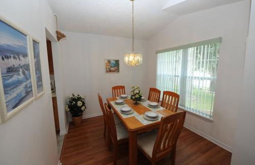 Three-Bedroom House in Clear Creek - Photo 9