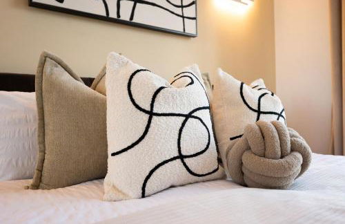 1BR - Stunning 5th-Flr Views - Sleeps 4 - Parking - Foto 31