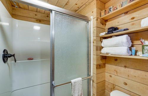 Lakefront Rocky Mount Main House with 3 Cabins! - Photo 45