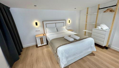 Premium Plaza San Cristóbal - Gran Vía Centro - Foto 2, towels, wardrobe