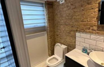 2BR Flat By Luxiety Stays Short Lets & Serviced Accommodation Southend on sea With Free WiFi & Netflix - Foto 17