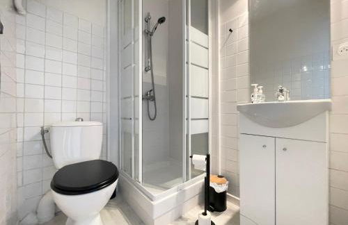 Les chats pitres Maison au calme rénovée avec jardin, terrasse aménagée, transats, abri à vélo, parking gratuit, 5 mn à pied du centre Bayeux proche des plages du débarquement - Photo 21