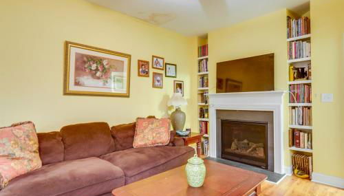 Spacious Lakefront Apt with Deck in Fayetteville! - Foto 2