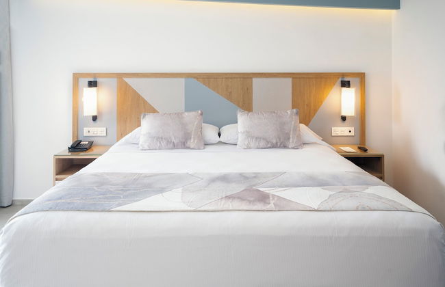 Hotel Riu Caribe - All Inclusive - Photo 5