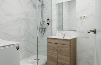 Charming Lucero - Foto 8