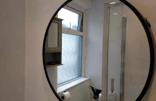 Newly Renovated 3 Bedroom House, 6 beds with 2 showers, near University Town Centre - Foto 38