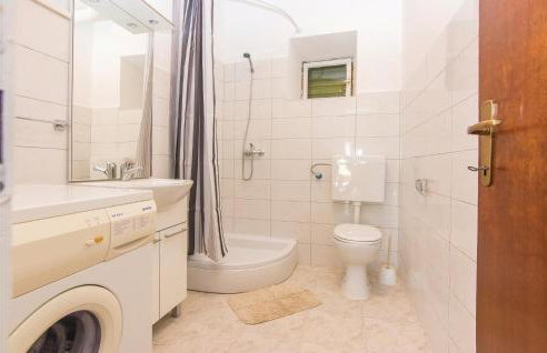 Six-Bedroom Holiday Home In Donje Rastane - Foto 32