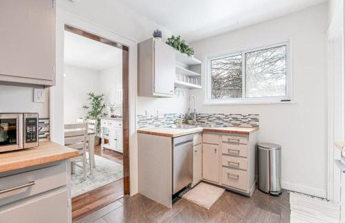 Stylish 3br Cozy Home 10min Drive from ND! - Foto 28