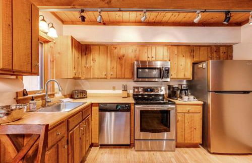 Bartlett Vacation Rental with Wraparound Deck! - Photo 10