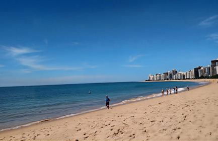 Sensacional Flat pé na areia na Praia da Costa - Foto 19