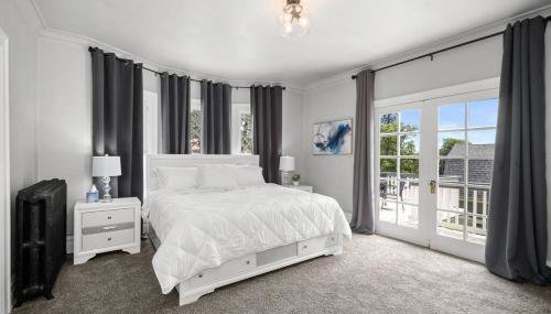 Historic Manor with 8 BDRMS 9 BATHS & 3 Kitchens - Foto 3