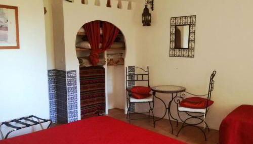 Maison charmante à Saint-Georges-de-Luzençon avec jacuzzi - Foto 5