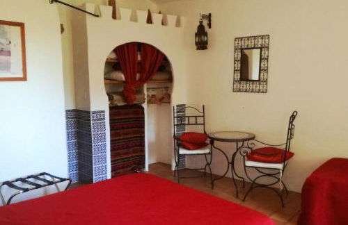 Maison charmante à Saint-Georges-de-Luzençon avec jacuzzi - Foto 5