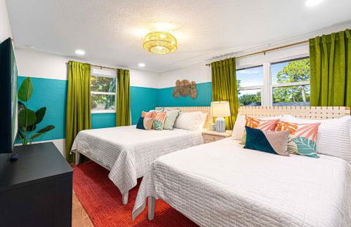 NEW-Heated Pool-Pickleball-Hot Tub-Movie Theater-Game Room-Playset-Basketball-10 Beds - Foto 53