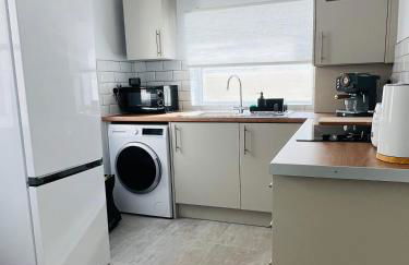 2025 Award Winner Liverpool Peach House - 4 Bedrooms - Foto 63