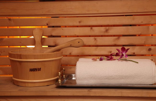 Savoy Central Hotel Apartments - Photo 12