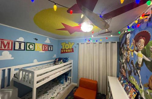MAGICAL Xcape, POOLS-SPA, WALK 2 DISNEY, CENTRAL AC-HEAT, FULLY EQUIPPED, 2 FREE PARKING SPACES, OWNER MGMT - Foto 51