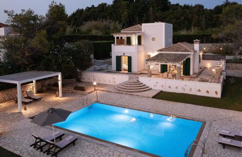 Beachfront Villa Victoras - With private beach - Foto 1