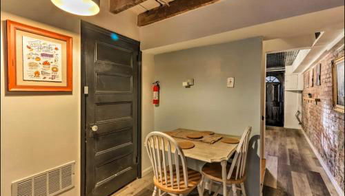 1850s historic Row House 7min train to NYC with private backyard - Foto 3