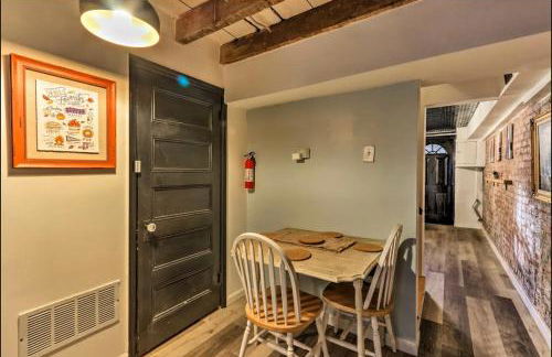 1850s historic Row House 7min train to NYC with private backyard - Foto 3