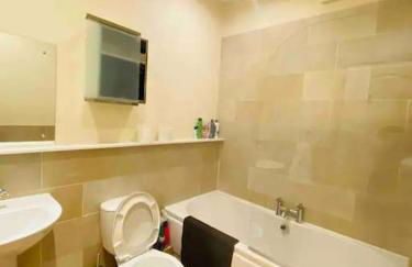 2 Bedroom Modern stylish Apt in Glasgow City Centre - Photo 12