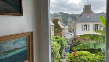 Appartement de 1634 avec balcon au sud sur jardin en plein cœur historique - Foto 2