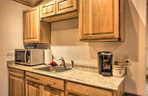 Rural Kettle Falls Bunkhouse with Airstrip and Trails! - Foto 11