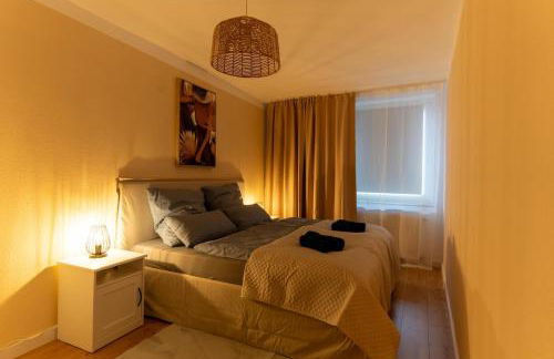 Zentral, nähe HBF, Supermarkt, Bahn vor Ort - Foto 13