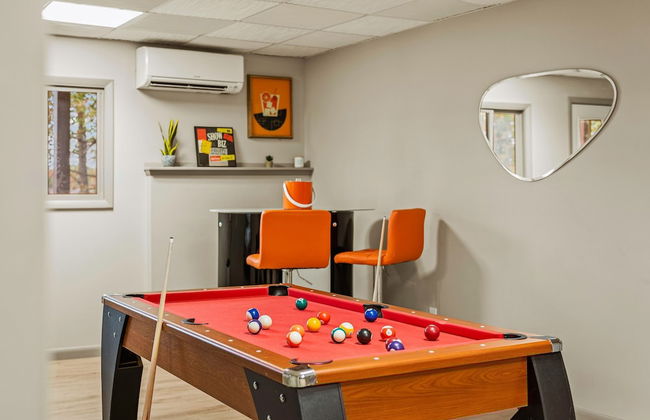 Emerald Bluff by Avantstay Lake Views Deck Fire Pit Game Room - Photo 5