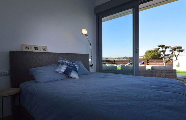 Sunny Villa With Fenced Garden - Foto 3