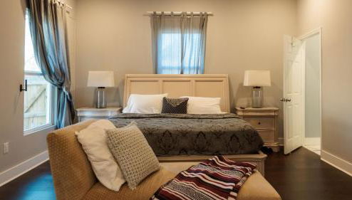 Luxury King Bed Room Private Entry and Bathroom - Foto 1, furniture